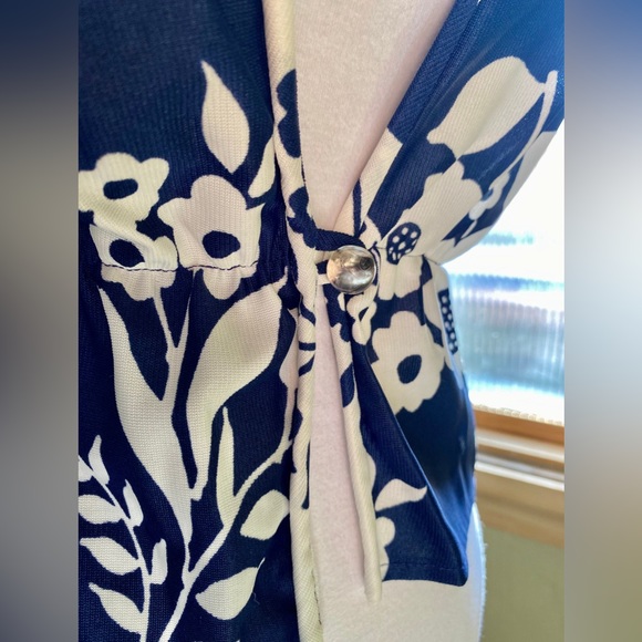 Floral Cardigan Blouse , 1960s 1970s Vintage, Navy Blue & White, Tropical - Picture 8 of 10
